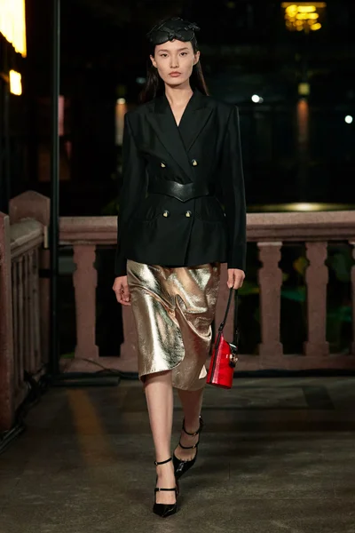 Look 14